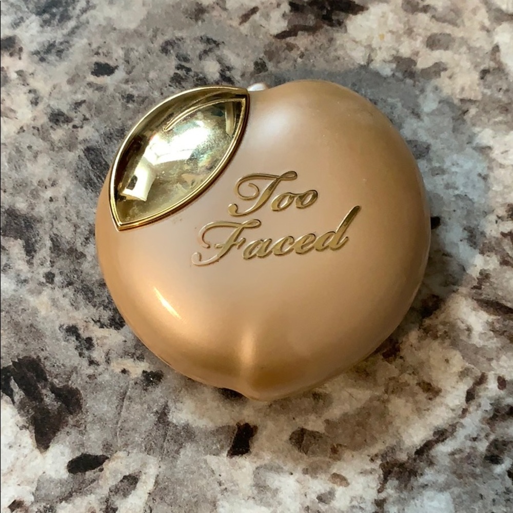 Too Faced Creme Highlight “Peach Frost”